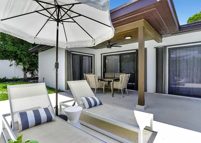 Ocean Breeze Villa - 3 Bdr Pool